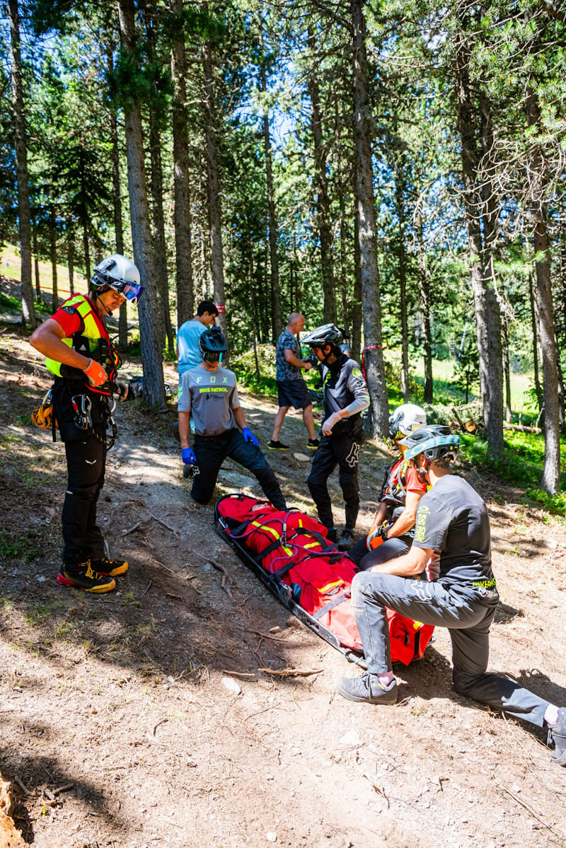 Pal Arinsal Realiza Un Espectacular Simulacro De Evacuaci N Vertical