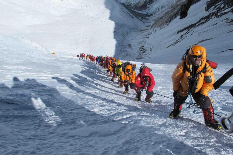 Se reduce el número de escaladores "inexpertos" que llegan para subir al Everest
