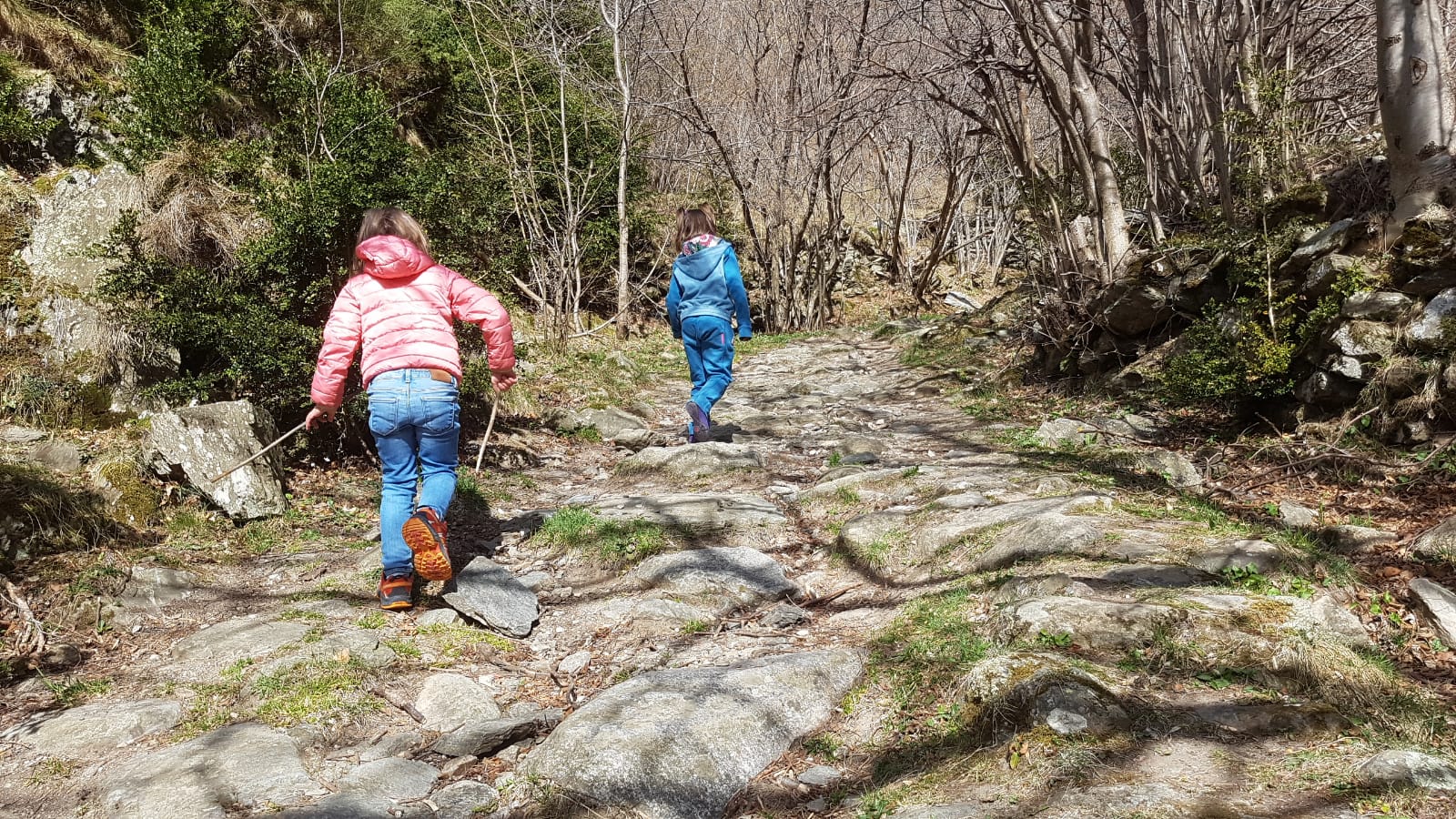 Diez excursiones para hacer en familia cuando se derrite la nieve