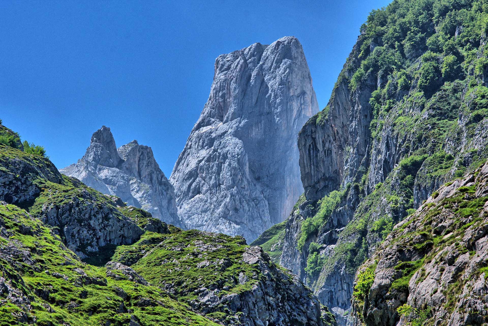 14-asturias-naranjo-de-bulnes-pixabay.jpg 