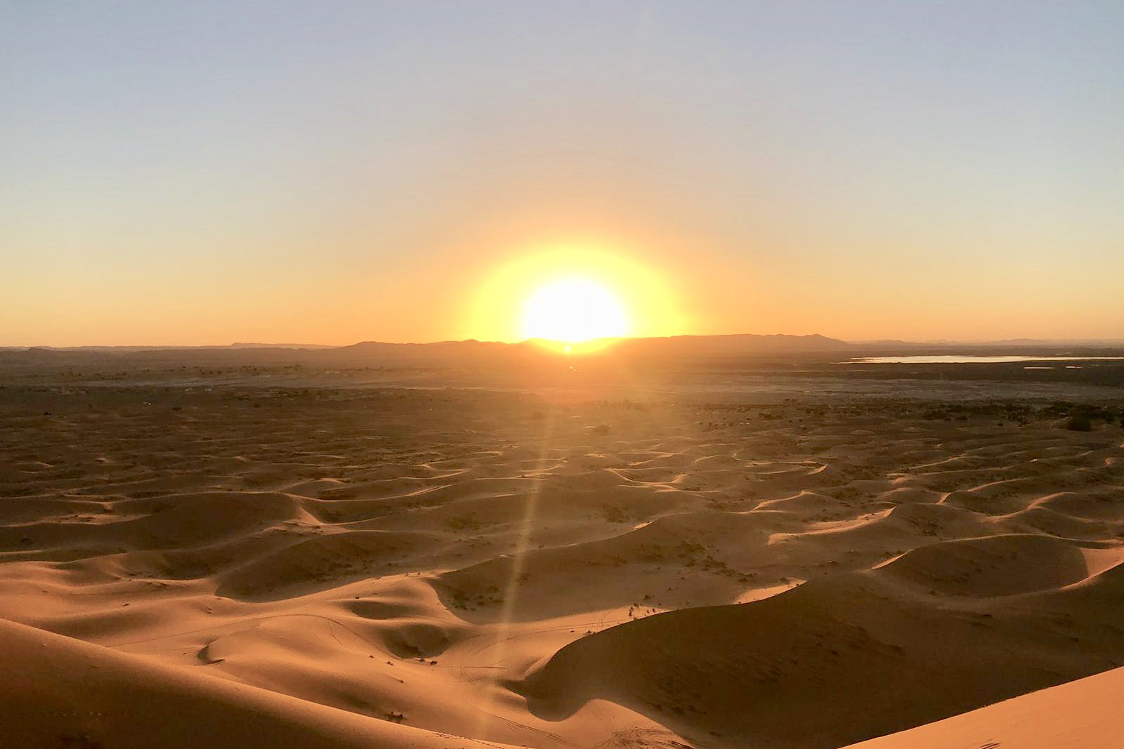 PUESTA DE SOL EN EL DESIERTO