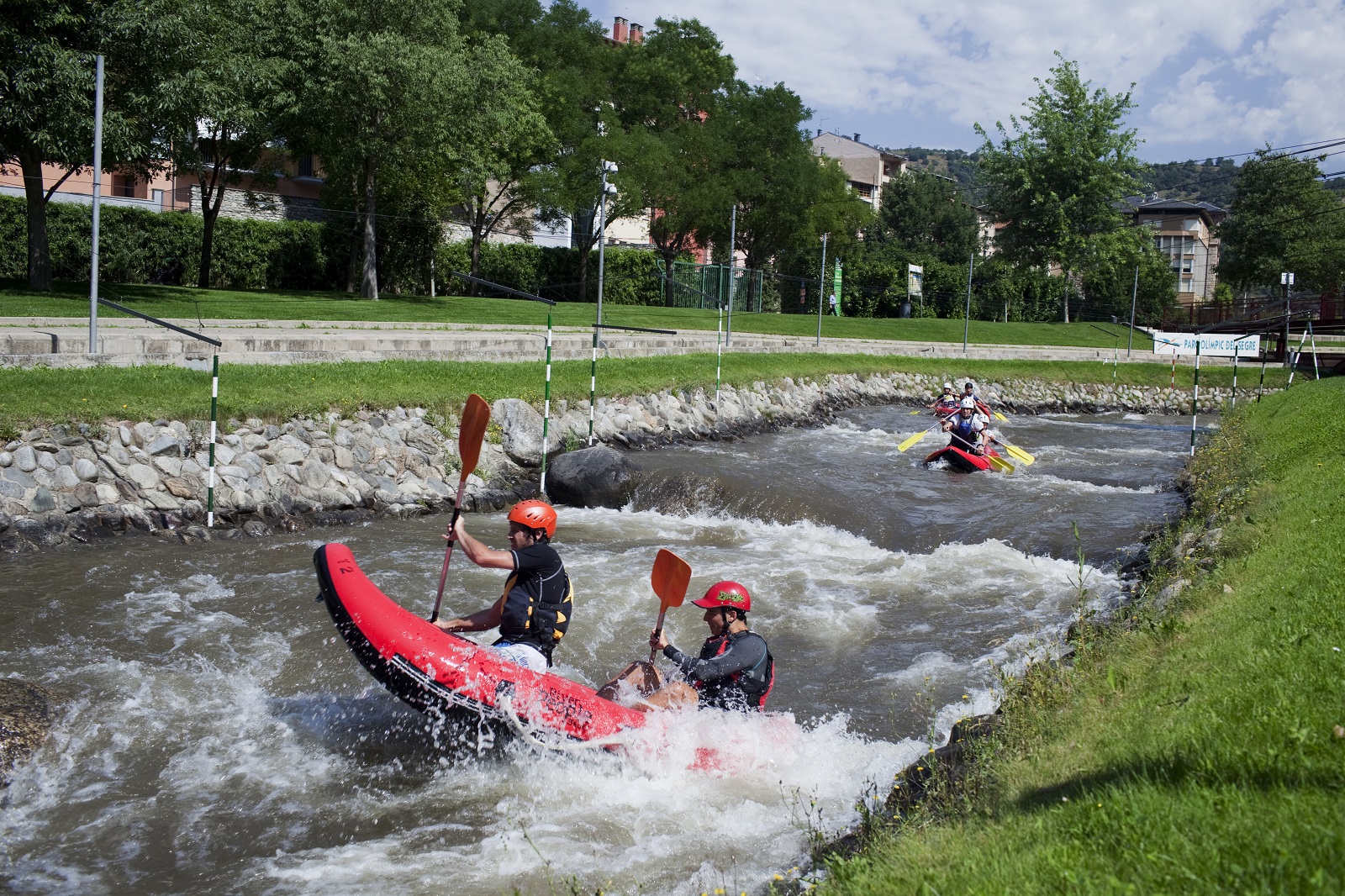 Kayak en el parque olímpico del Segre. (Foto: Oriol Clavera)