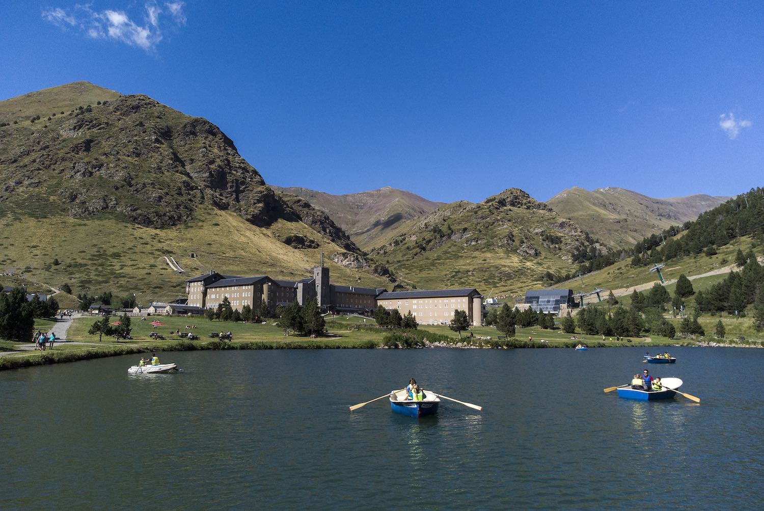 Vall-de-nuria-a-vista-de-dron-lugaresdeaventura