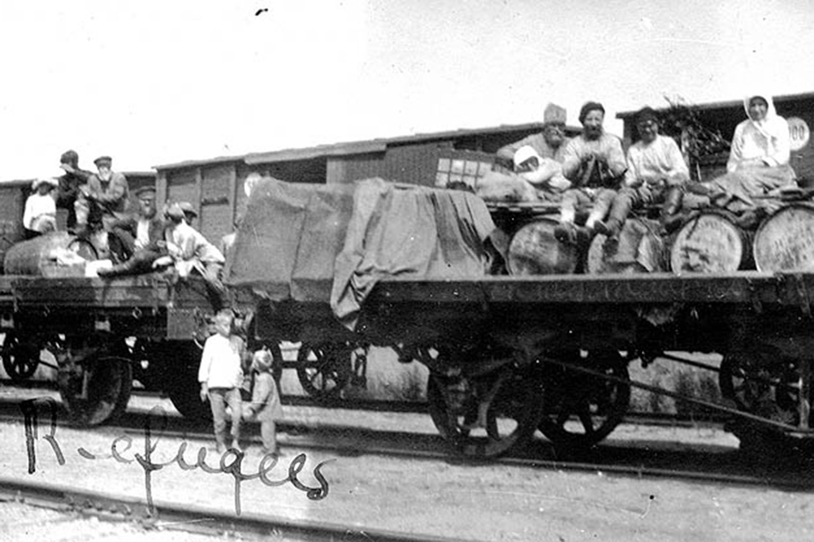 FOTO 6 REFUGIADOS EN EL TREN