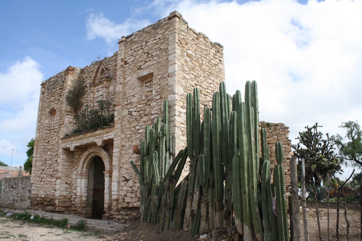 Iglesia abandonada Mineral de Pozos