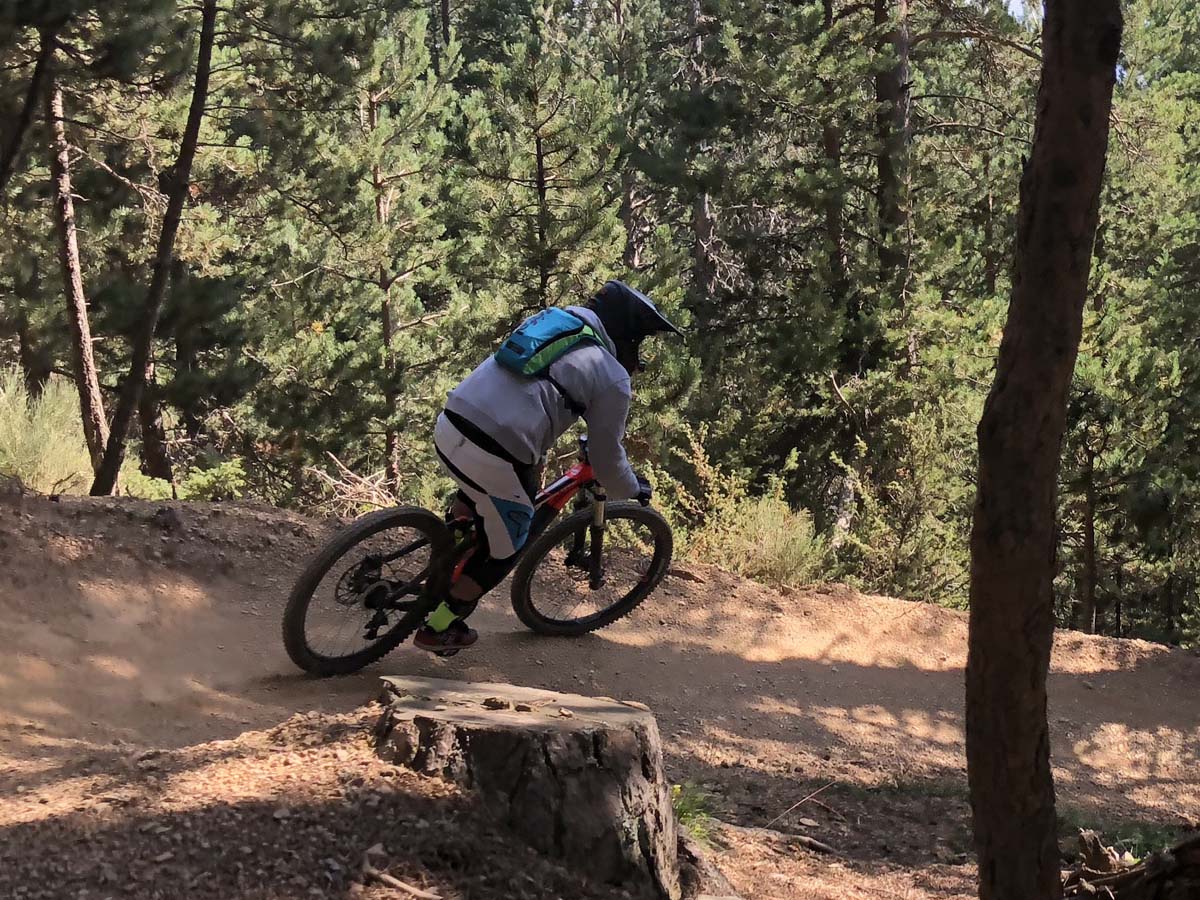 La-Molina-DH-bike-park-bosque-foto-ivan-sanz