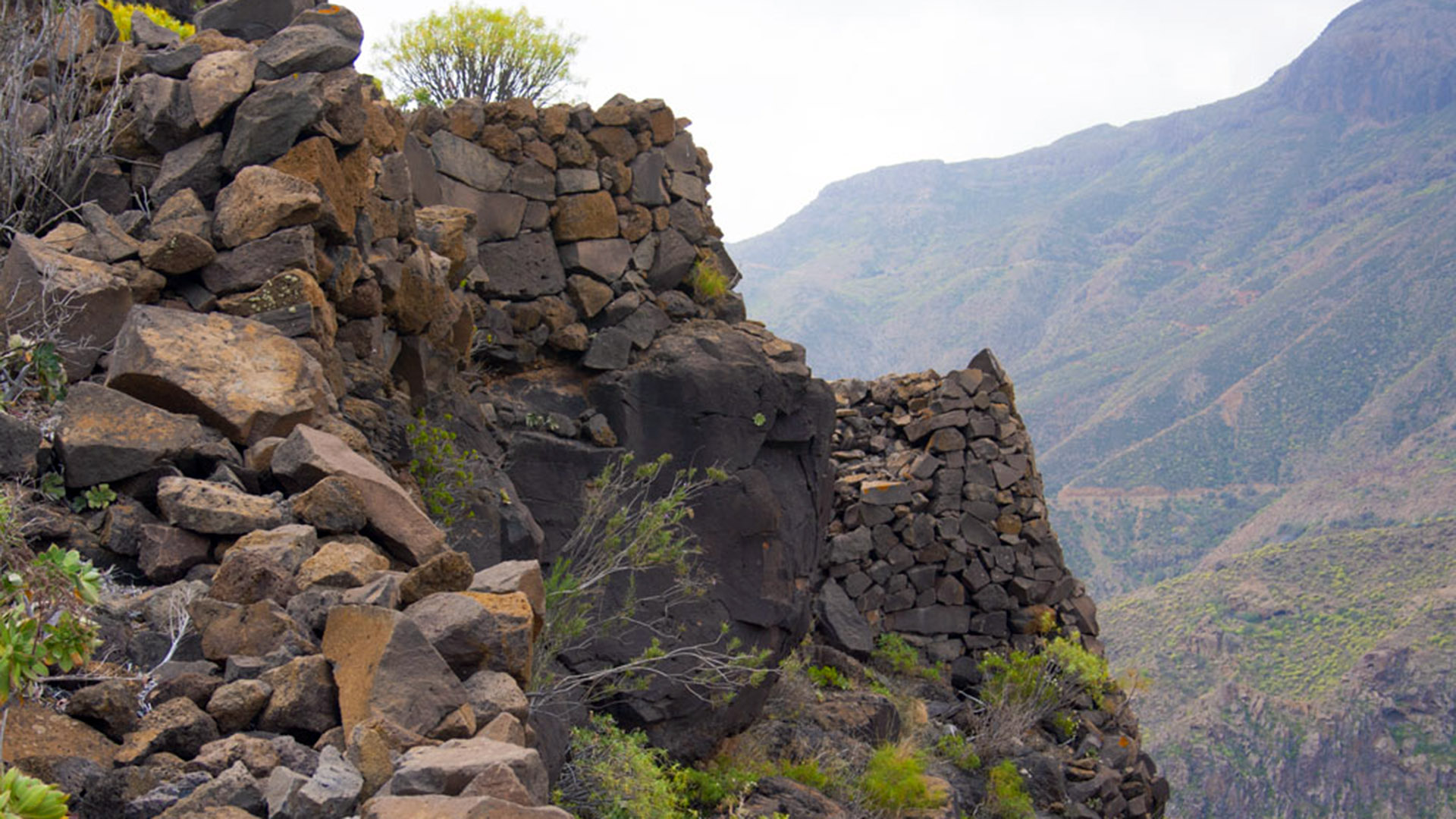 chica-y-titana-fortaleza-gran-canaria-fuente-lafortaleza-es.jpg 