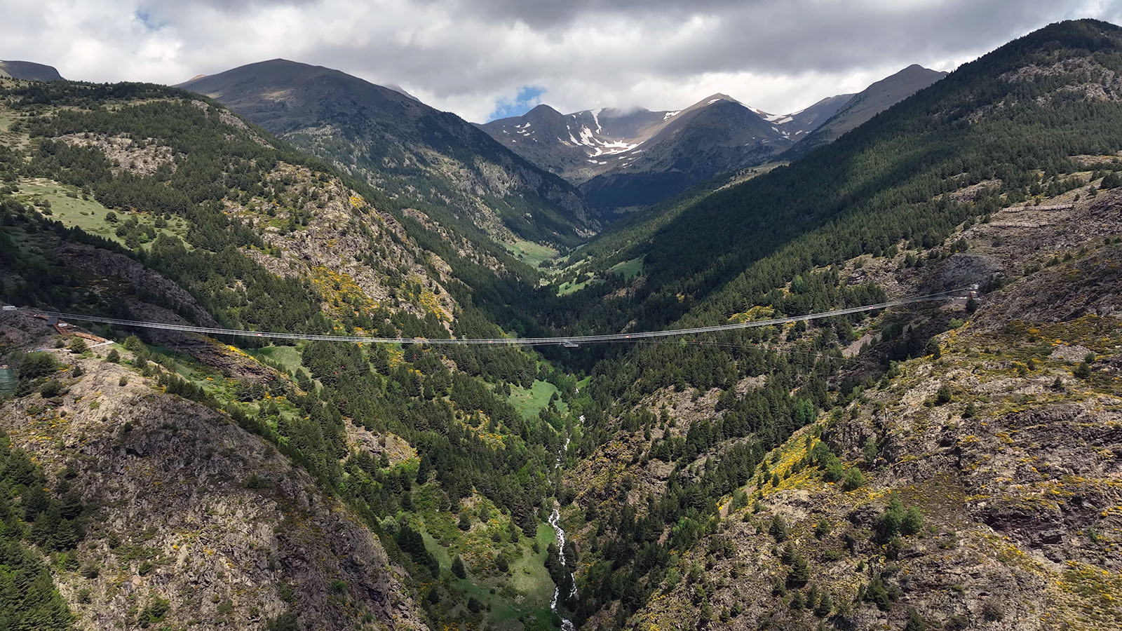 drone3-puente-tibetano-canillo-foto-toni-ubach.jpg 