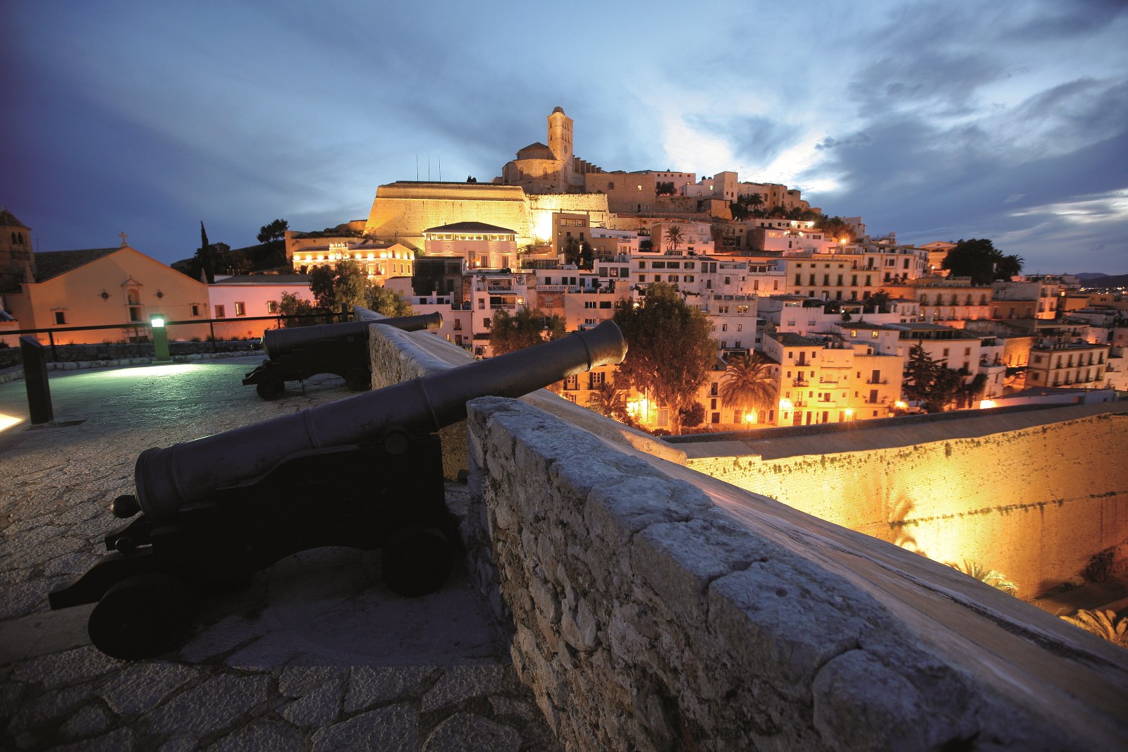  Ibiza ciudad, de noche