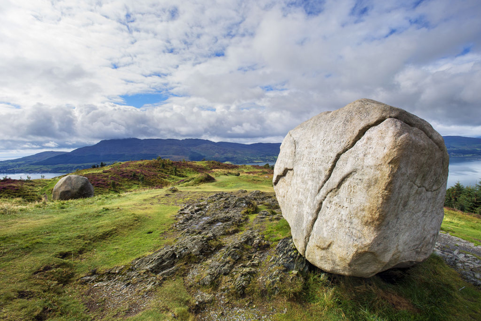 La "Gran Piedra Cloughmore"  en  Mourne Mountains.