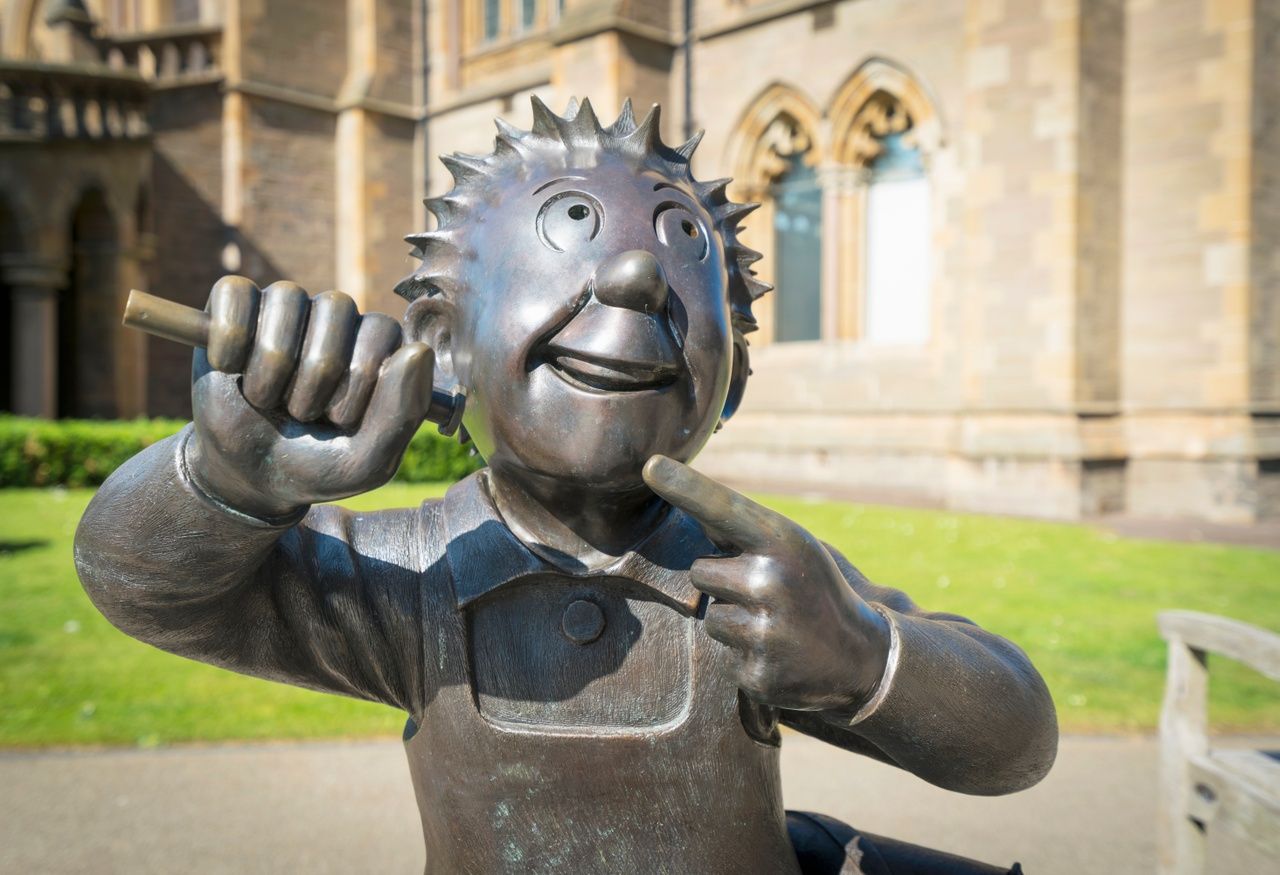 oor-wullie-frente-al-mcmanus-autor-Kenny-Lam-VisitScotland-lugaresdeaventura.jpg 