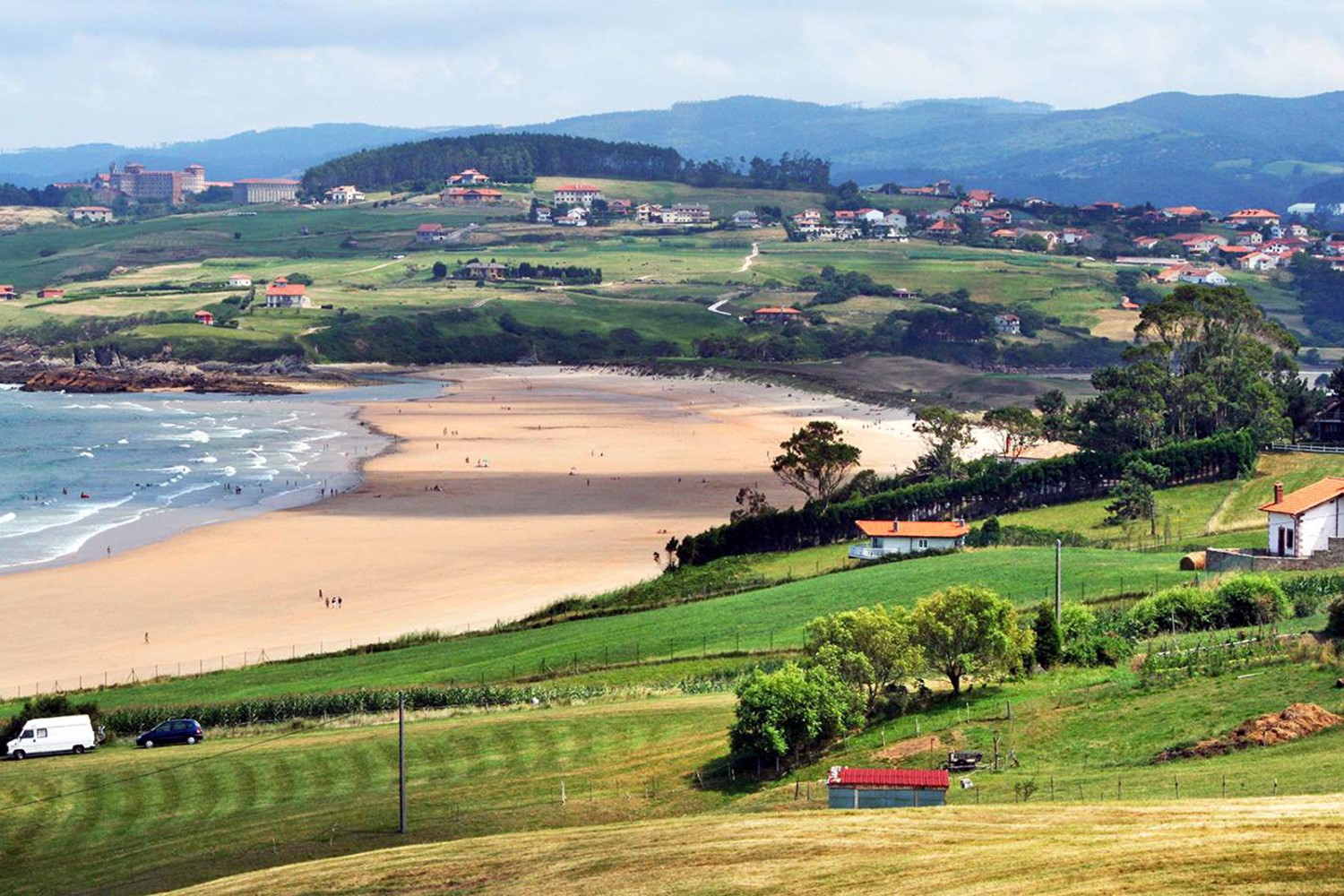 Playa de Oyambre. Fotografía: Shutterstock