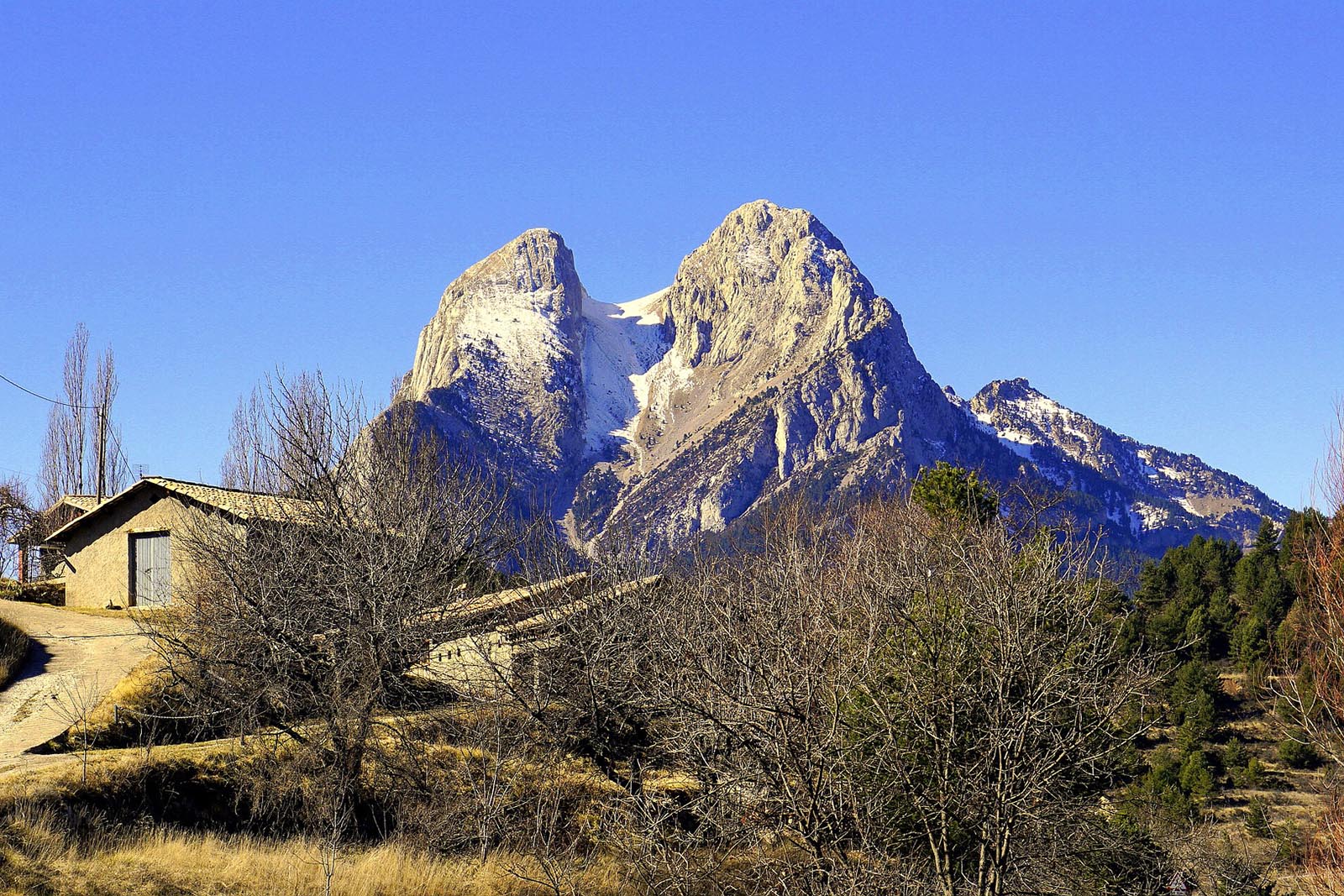 pedraforca-fotografia-josep-monter-pixabay.jpg 