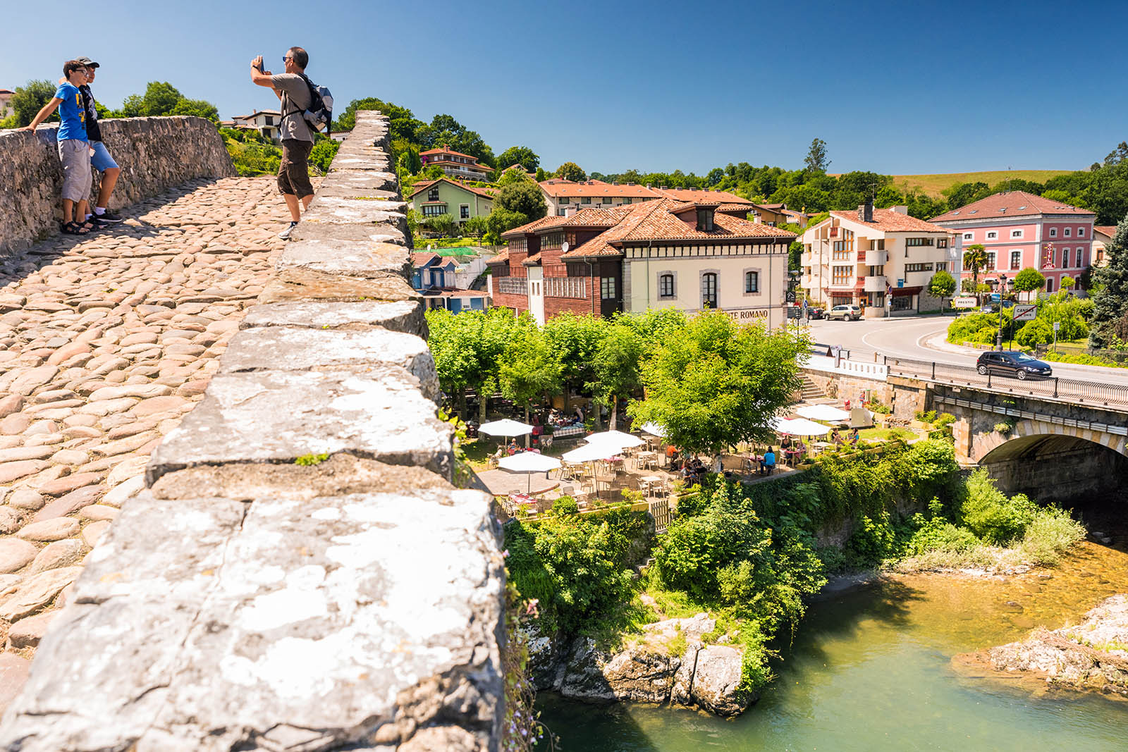 vista-de-cangas-de-onis-desde-el-puente-romano-©-turismo-asturias-mampirisjpg.jpg