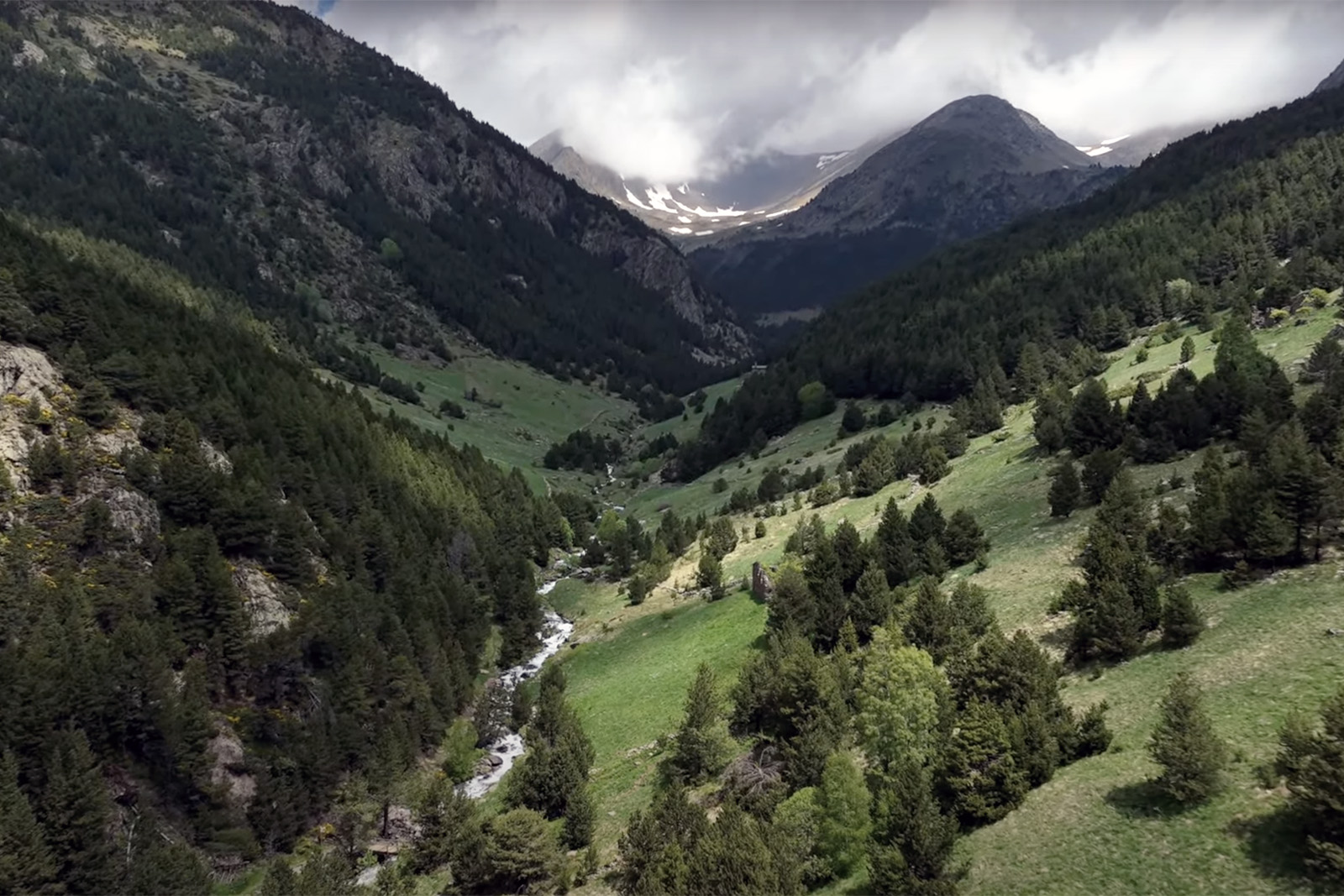 vista4-puente-tibetano-canillo.jpg 