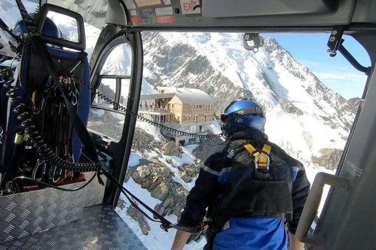 Hallados sin vida en el Mont Blanc cuatro alpinistas tras un rescate frustrado por el mal tiempo