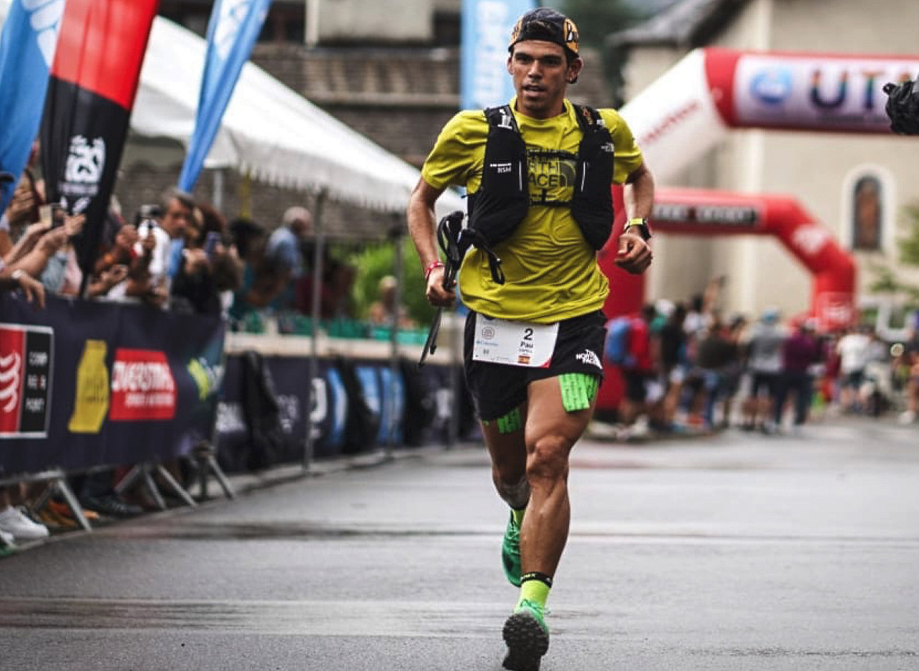 Pau Capell conquista la gloria en Chamonix al ganar el Ultra Trail del Mont-Blanc