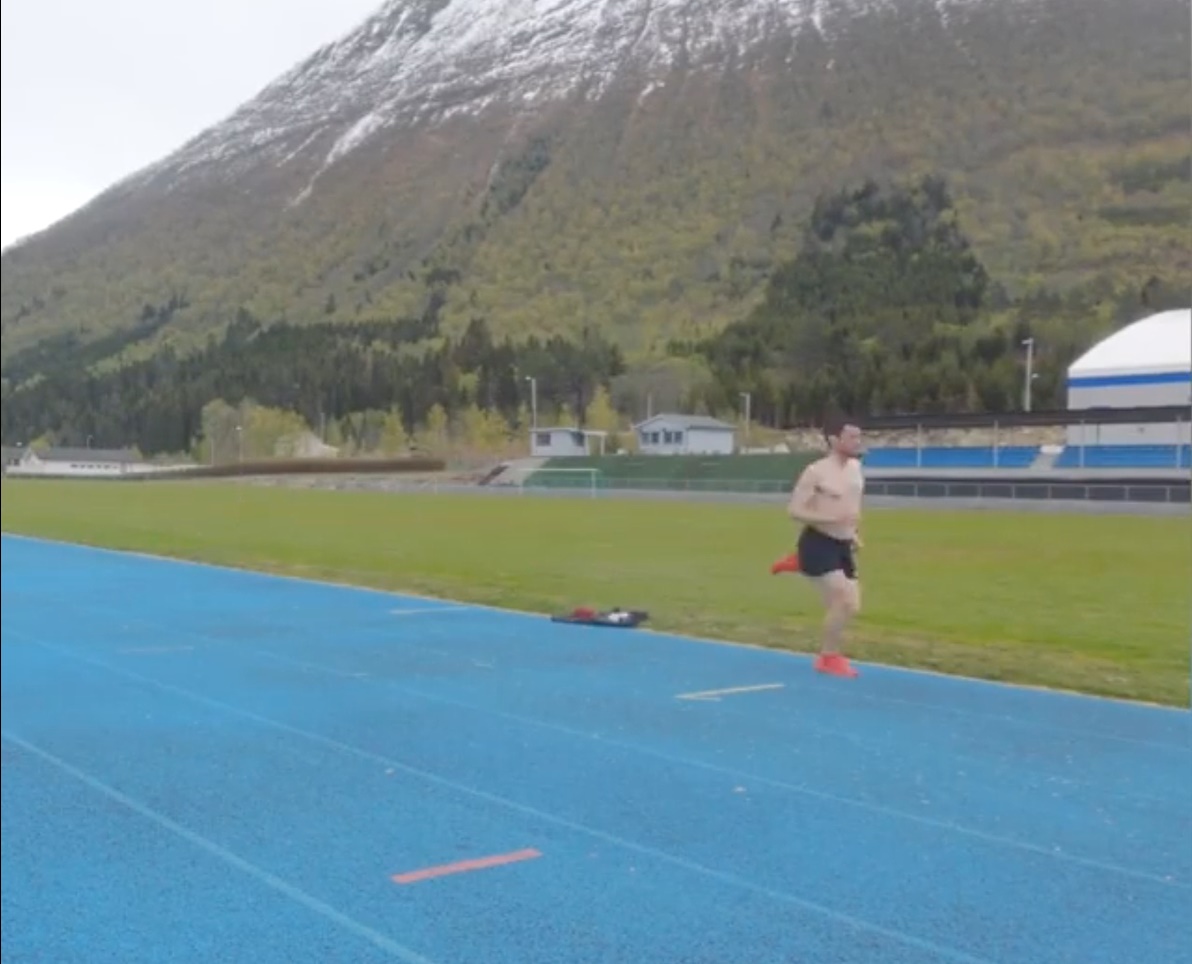 ¿Correrá Kilian Jornet en las pistas de atletismo? De momento, entrena sobre el tartán