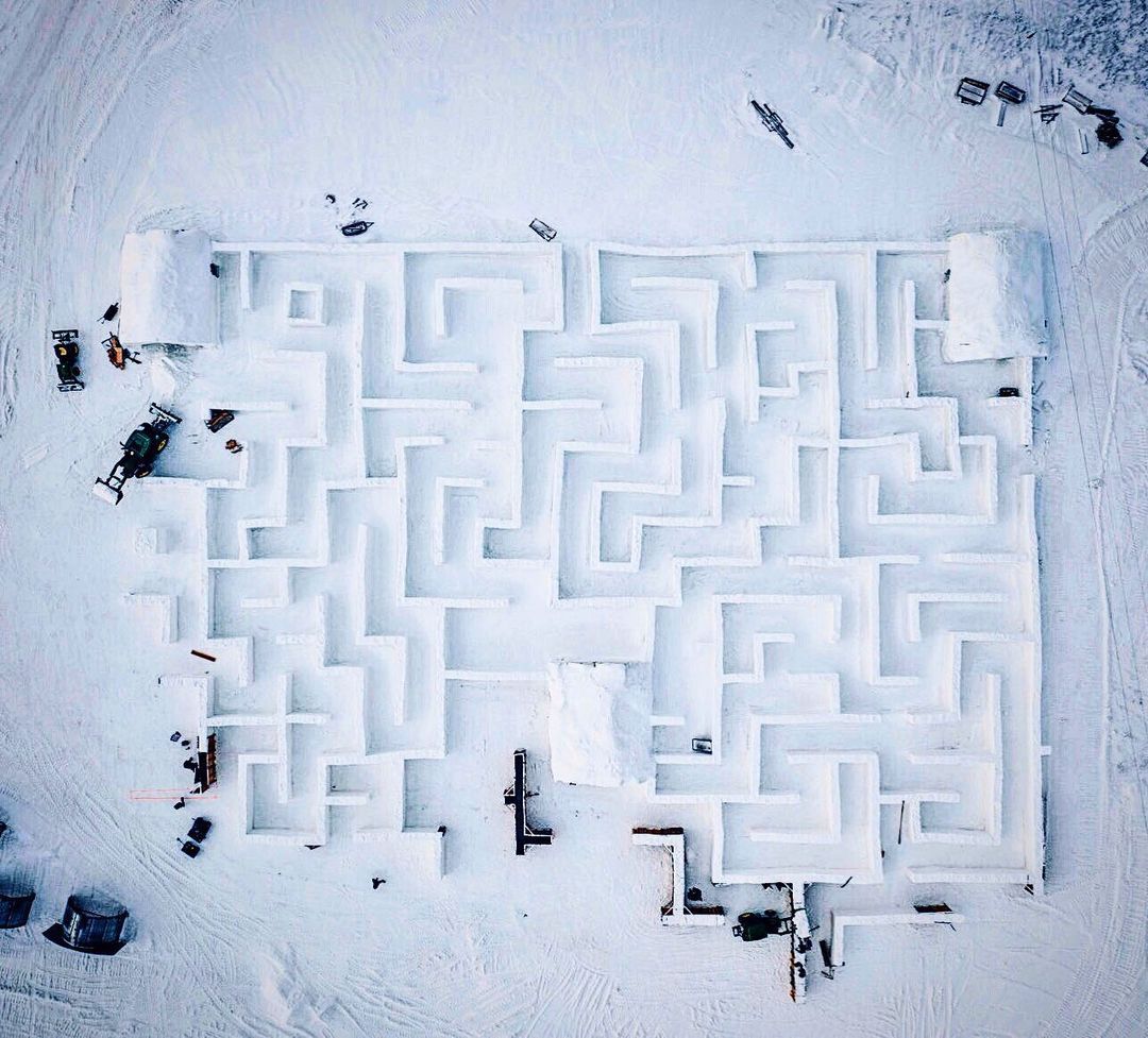 El laberinto de nieve más grande del mundo dobla su tamaño para que te puedas perder