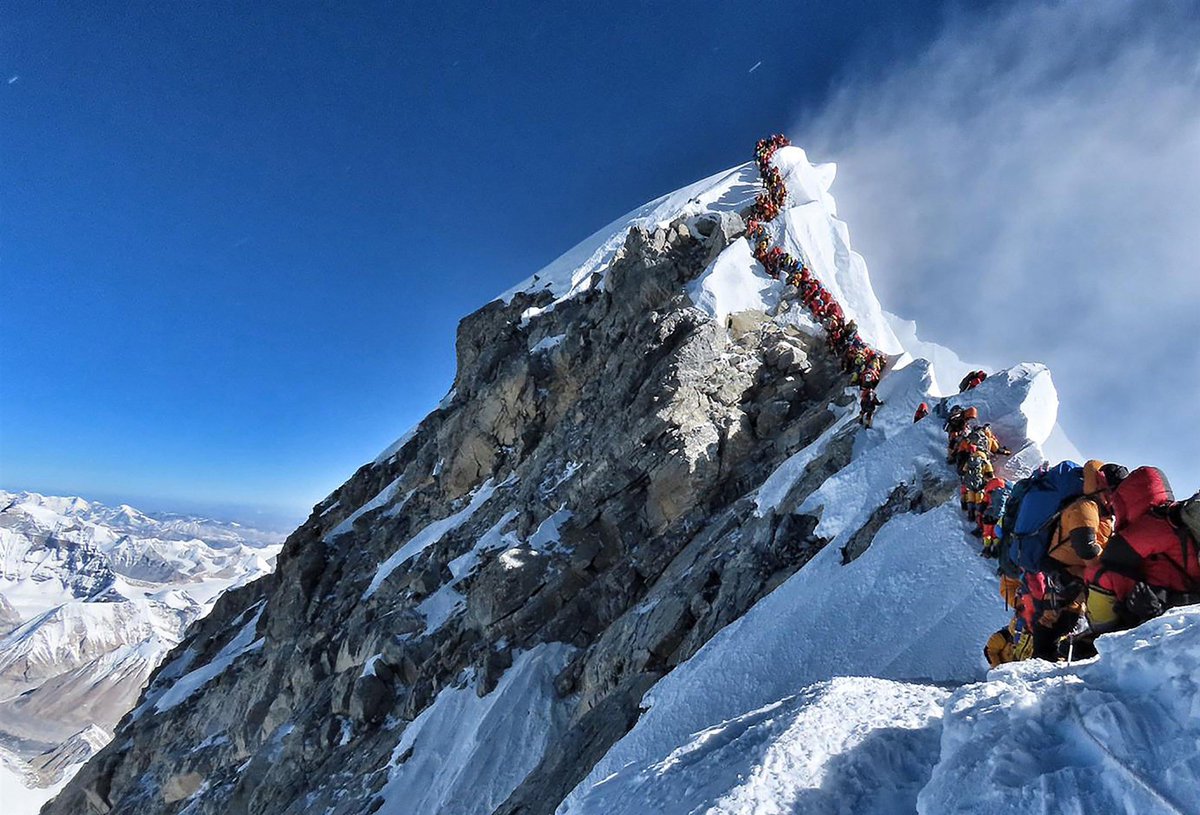 Aumentan los precios para subir al Everest