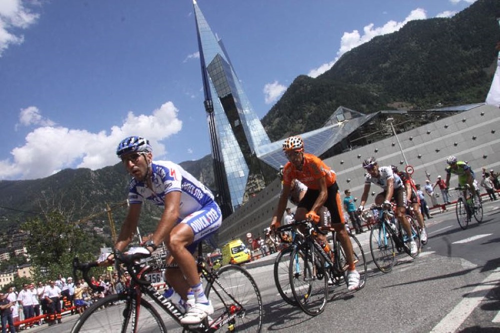 Arranca el Tour, con una meta en lo alto de los Alpes, dos en los Pirineos y la vuelta a Andorra