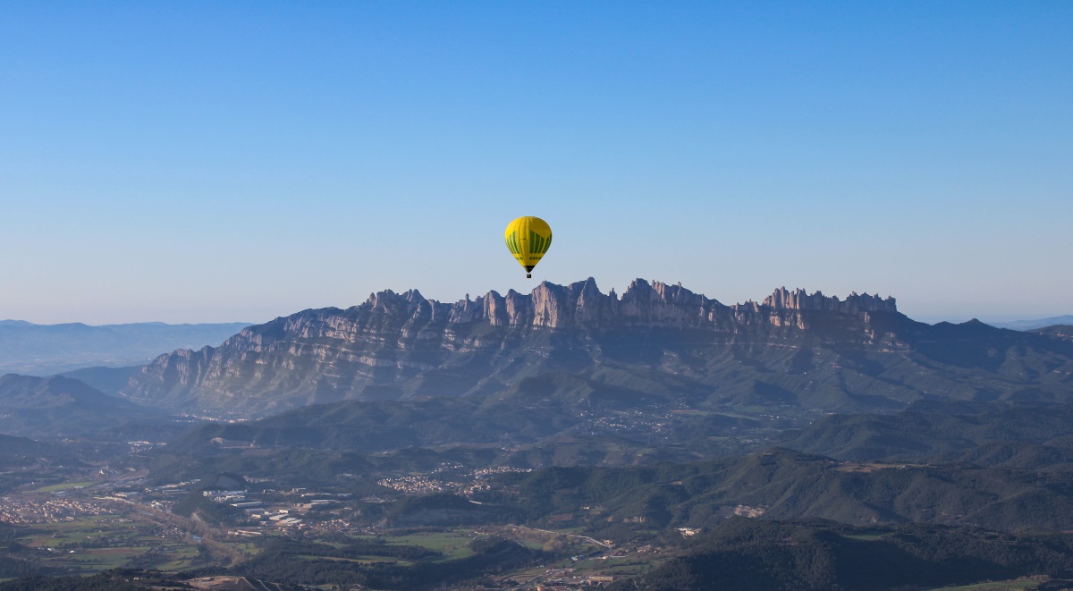 Contemplar Catalunya desde el aire con los vuelos de Globus Pirineu