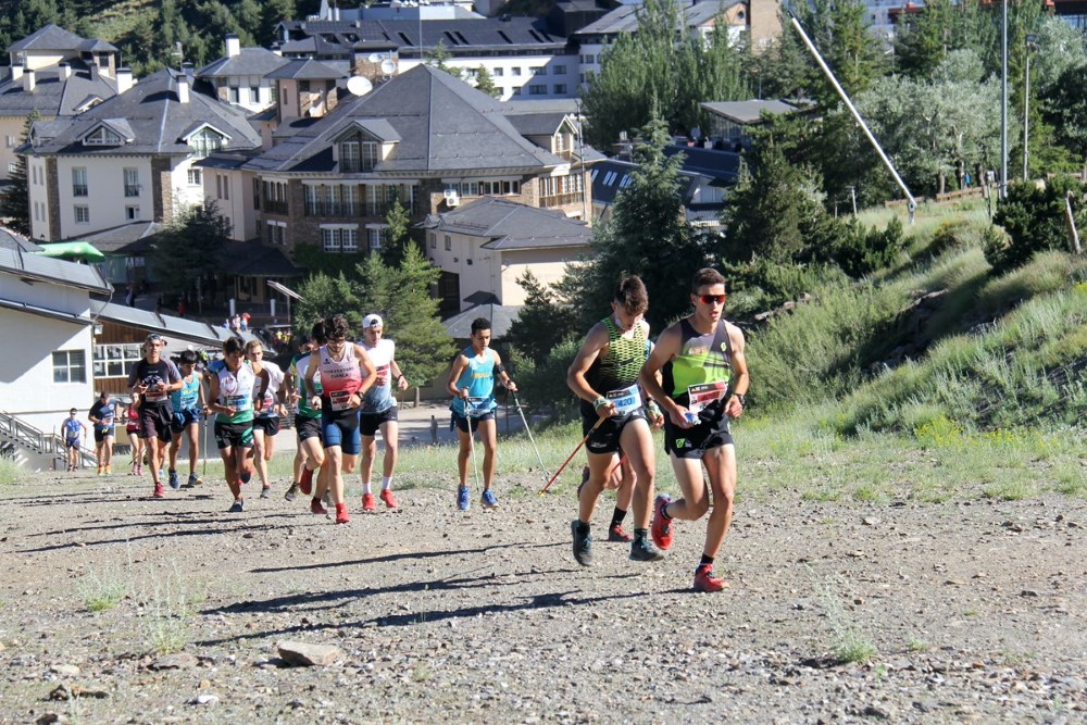 Eva Sayago y Manuel Jiménez vencedores del duro kilómetro vertical de Sierra Nevada