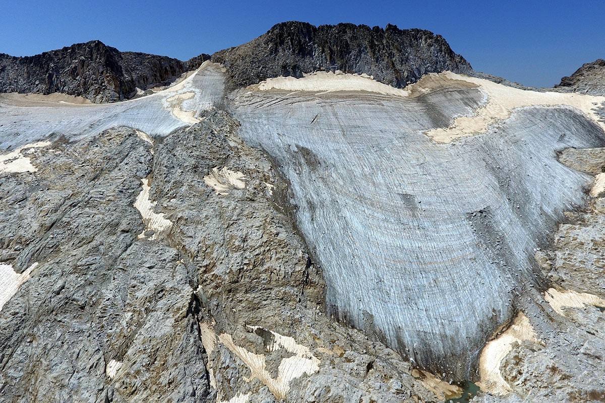 Espectacular vídeo a vista de dron que muestra el retroceso del glaciar del Aneto