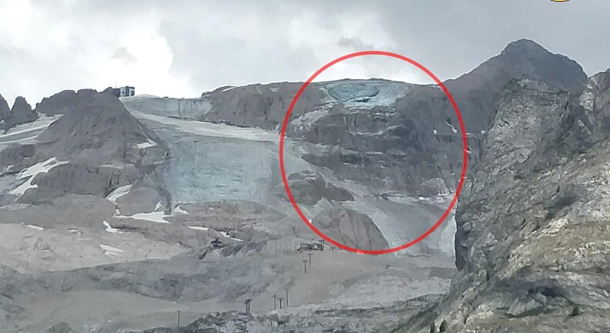 Los equipos de rescate siguen buscando a los 13 desaparecidos por el derrumbe del serac en la Marmolada 