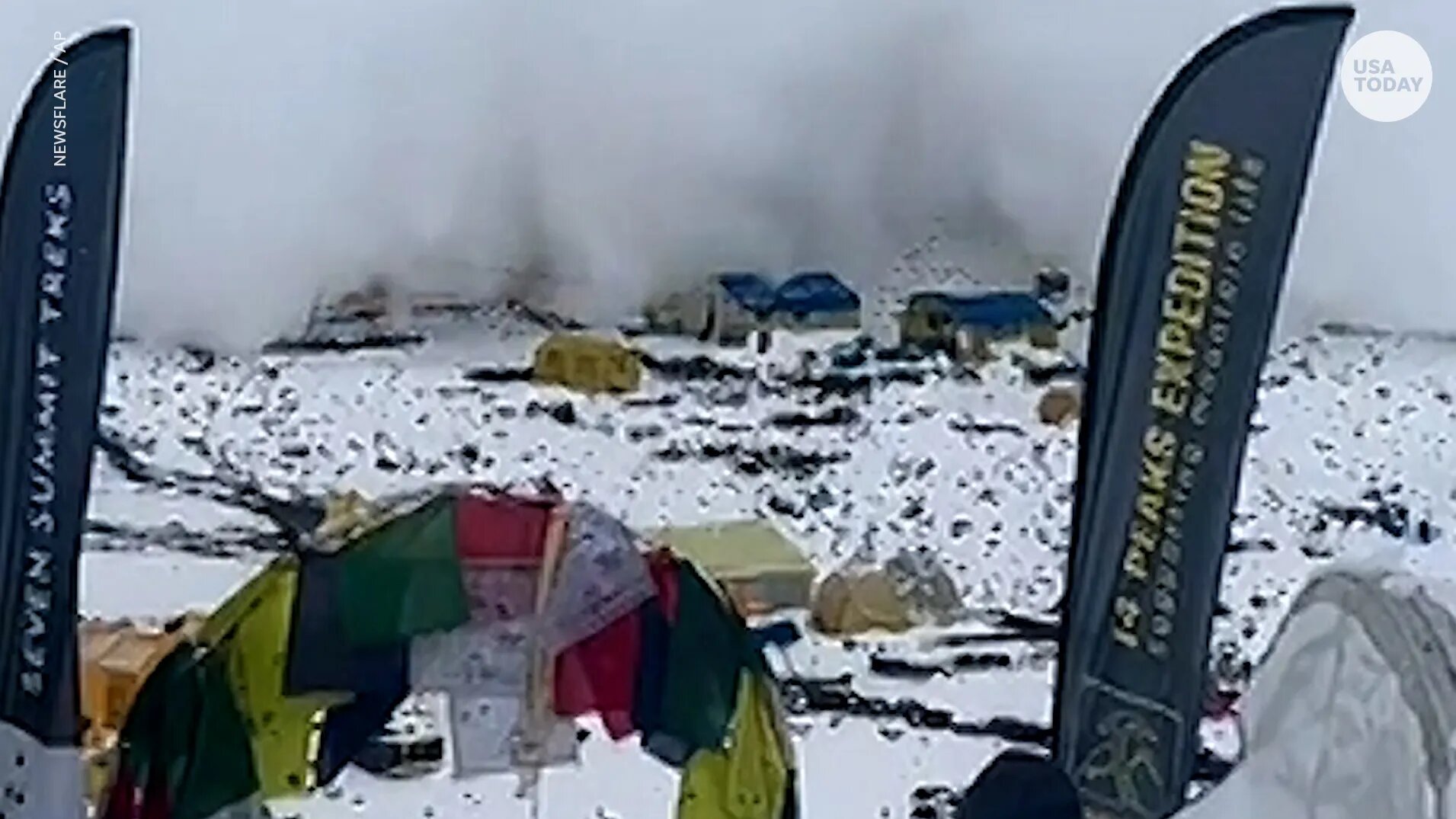 Una gran avalancha barre el campamento base del Manaslu