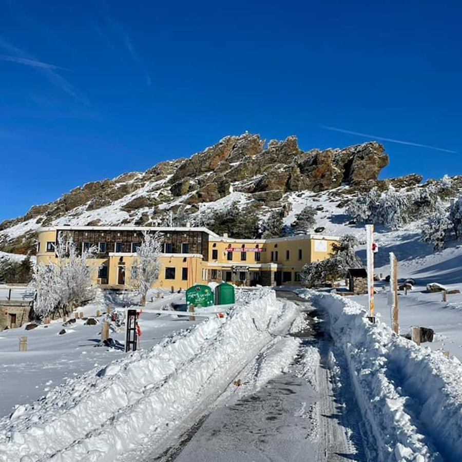 Halladas dos mujeres muertas y con signos de congelación en  Sierra Nevada