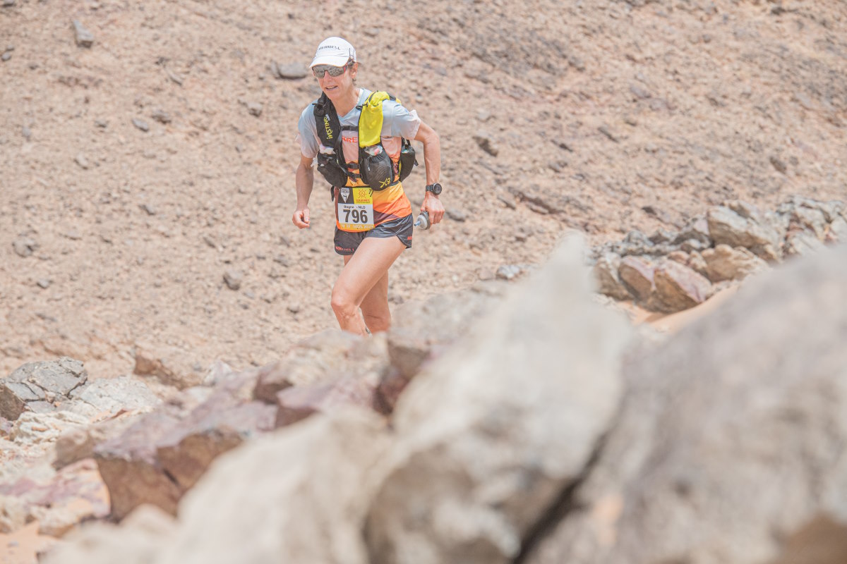 Ragna Debats gana las dos primeras etapas de la durísima Marathon des Sables