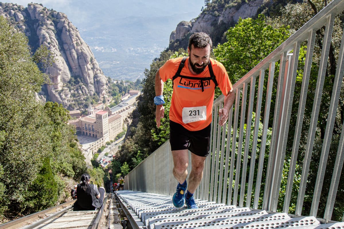 Se disputa la quinta edición de una trepidante, solidaria e inclusiva Vertical Montserrat 