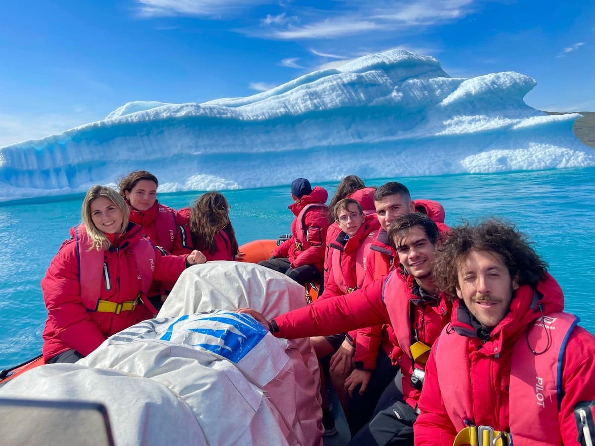 El equipo de 'Desafío Ártico 2023' triunfa en su misión de enviar un iceberg a España