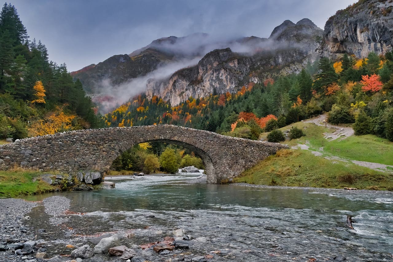 Colapso y largas esperas para entrar al Parque Nacional de Ordesa 