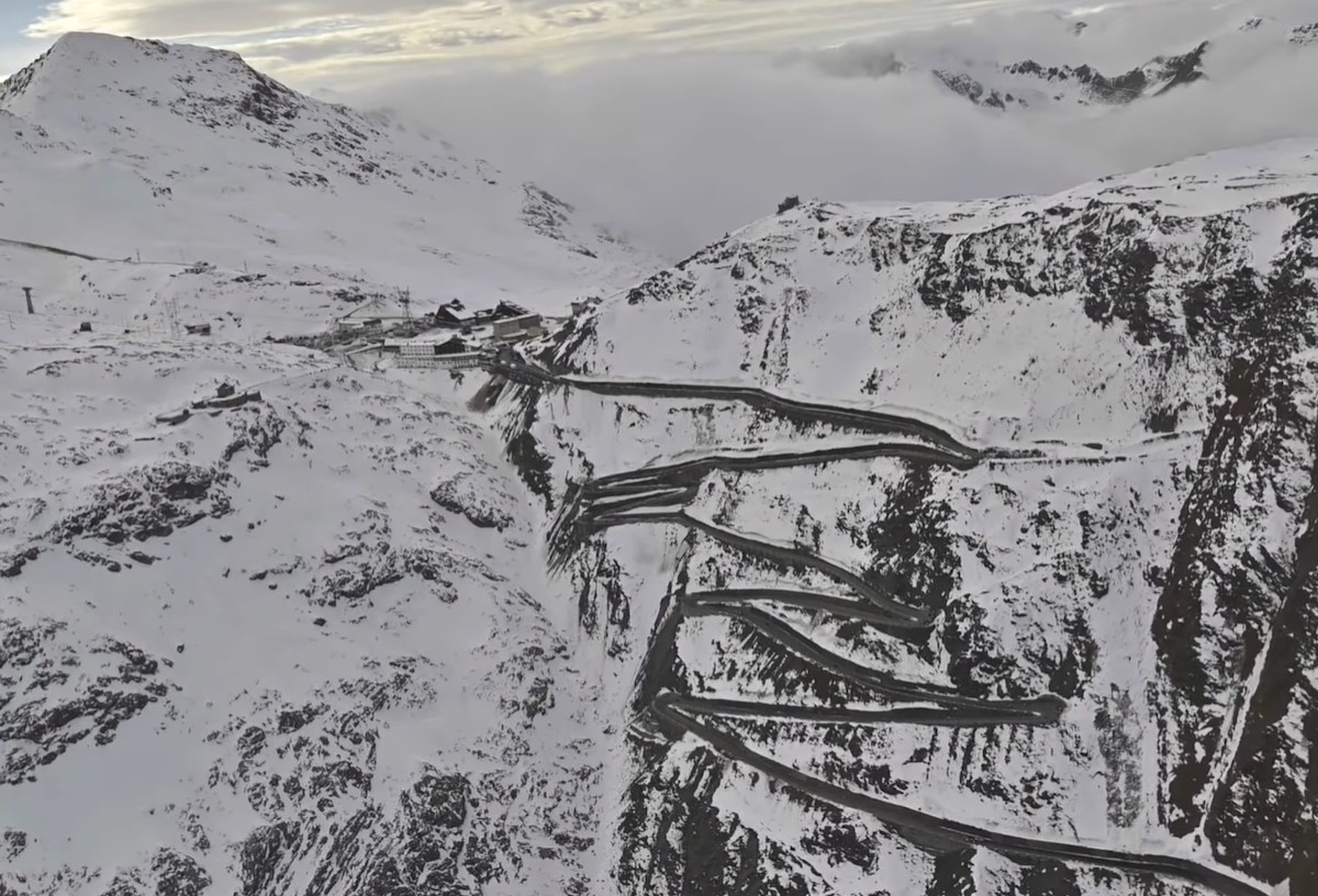 ¡Confirmado! El Giro cancela la ascensión al Passo Stelvio por riesgo de avalanchas