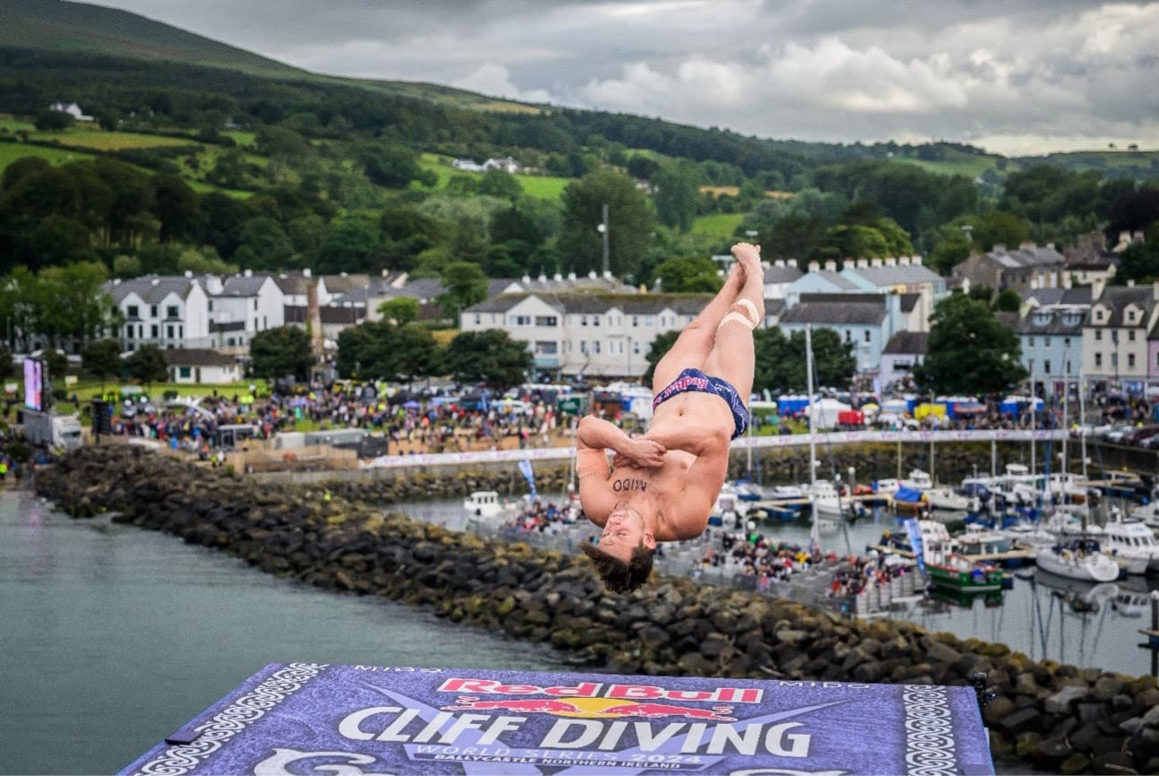 Red Bull Cliff Diving: Heslop e Iffland triunfan en la Causeway Coast