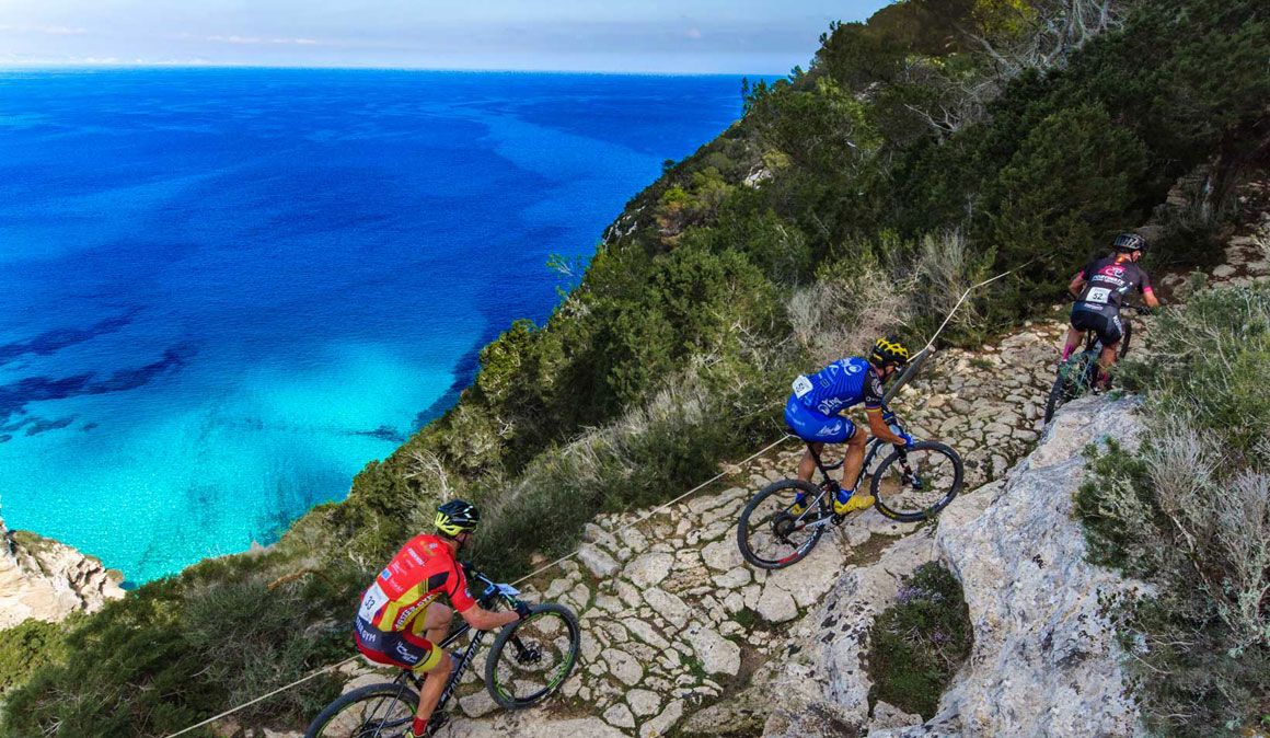 El deporte marca el paso del invierno a la primavera en Formentera