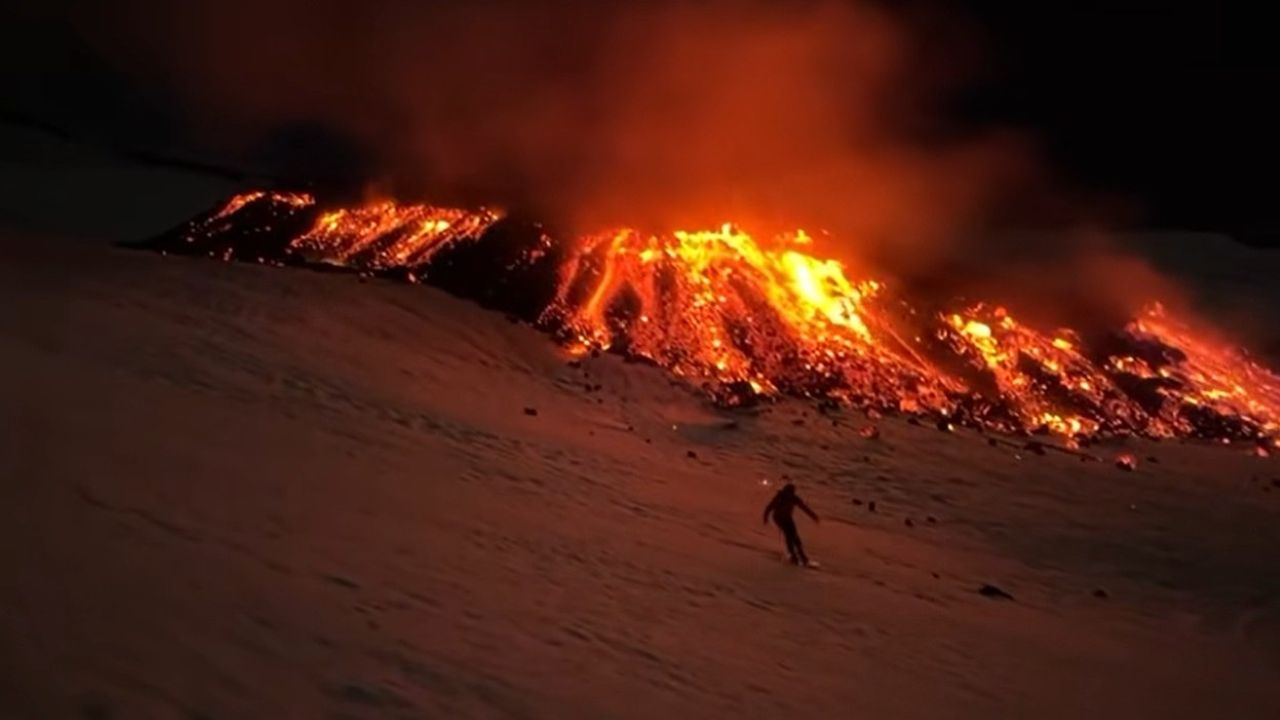 Esquí entre flujos de lava y cenizas con el Etna en plena erupción