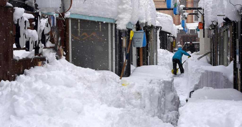 Más de un centenar de turistas quedan atrapados por un alud de nieve en Fukushima