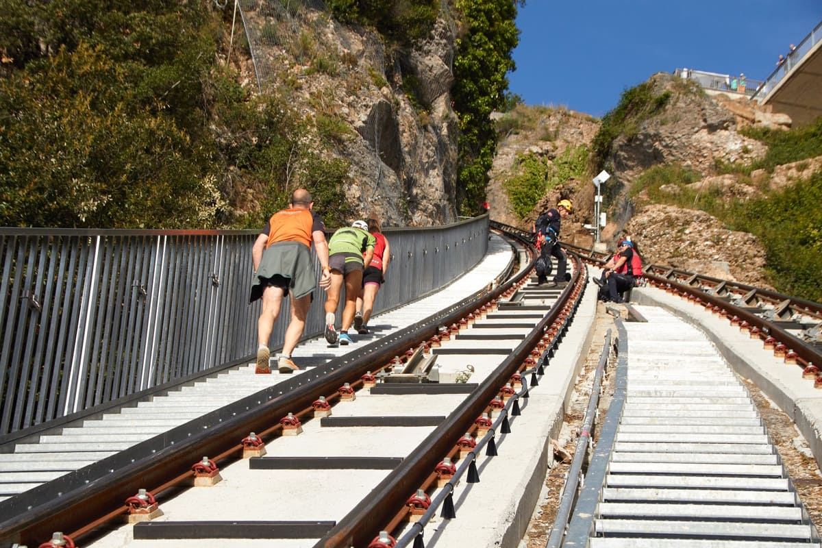 Más escalones, más solidaridad: la Vertical Montserrat 2025 incorpora un recorrido exclusivo