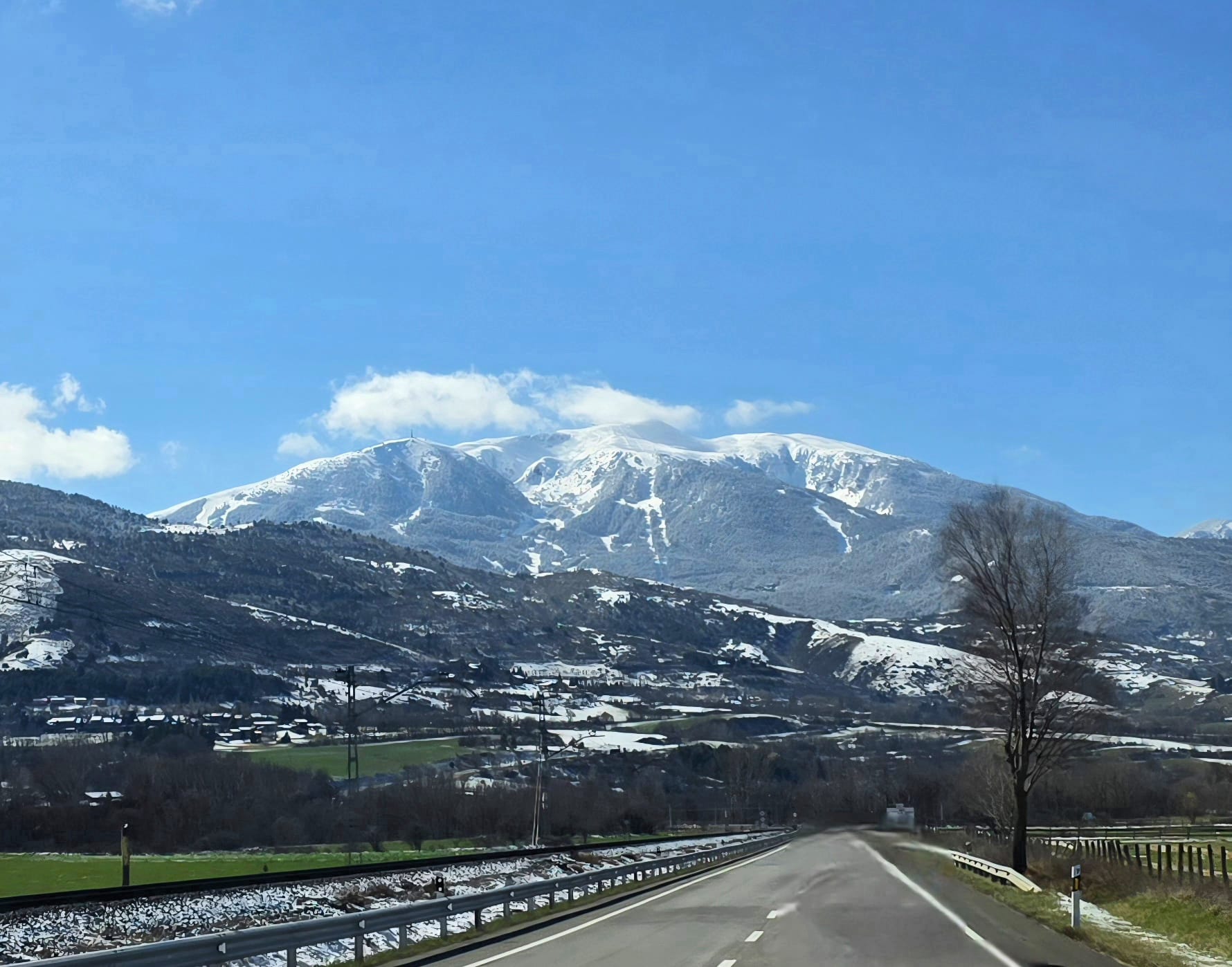 Las nevadas de final de invierno auguran una primavera con nieve y agua 