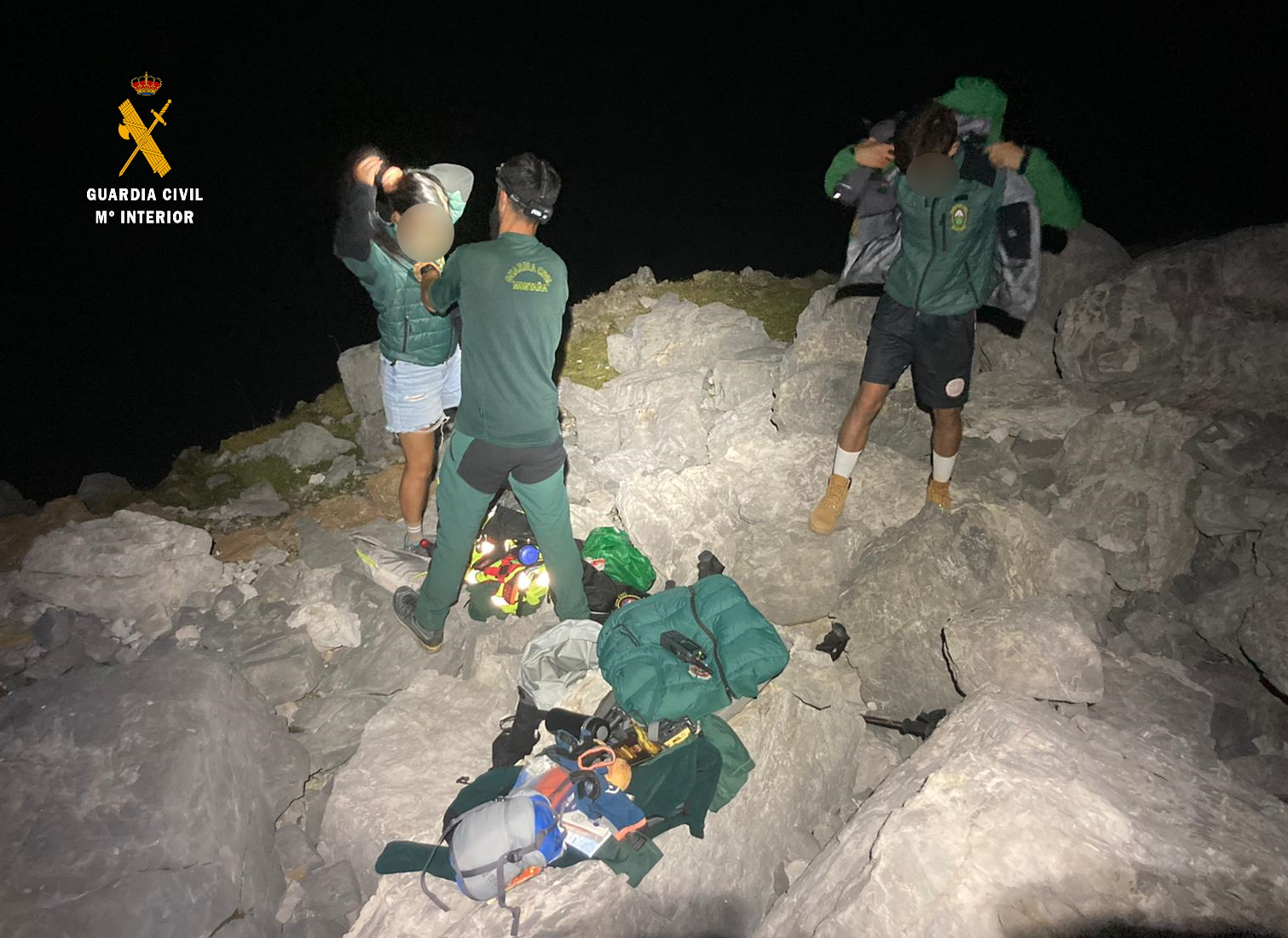 2-rescate-guardia-civil-ordesa-si-ropa-abrigo.jpg.jpg