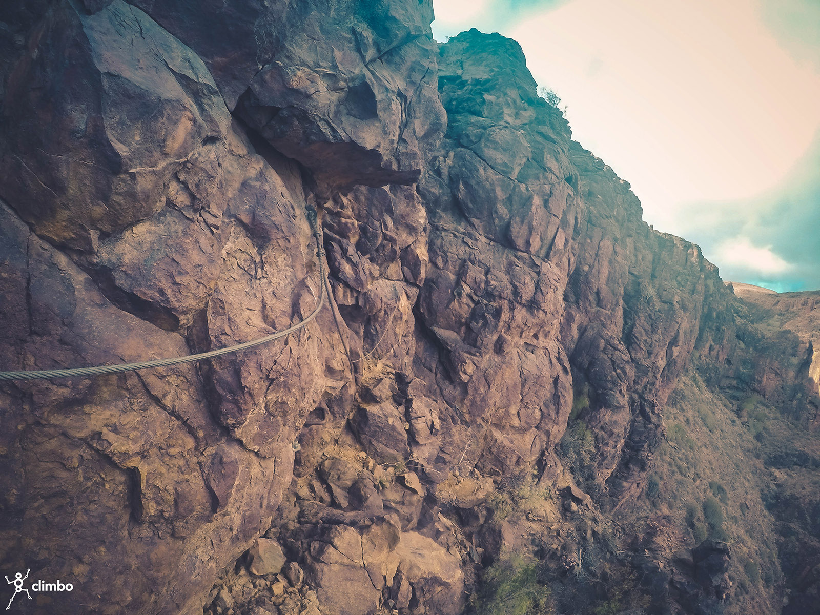 Vía ferrata Lady Tamambo. Fotografía de Víctor España.