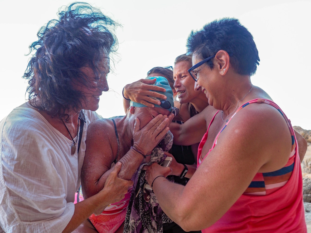 Recibida a Tita después de la travesía Dénia – Eivissa. Fotografía de M. Sastre