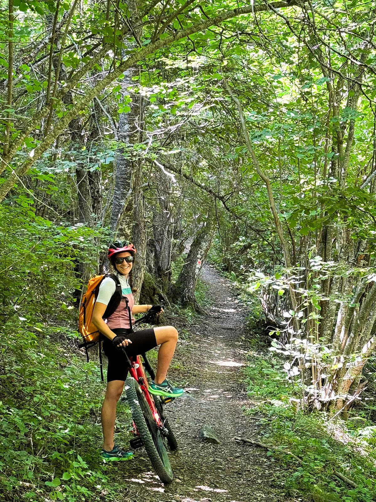 julia-miralles-biking-cerdanya-lugaresdeaventura