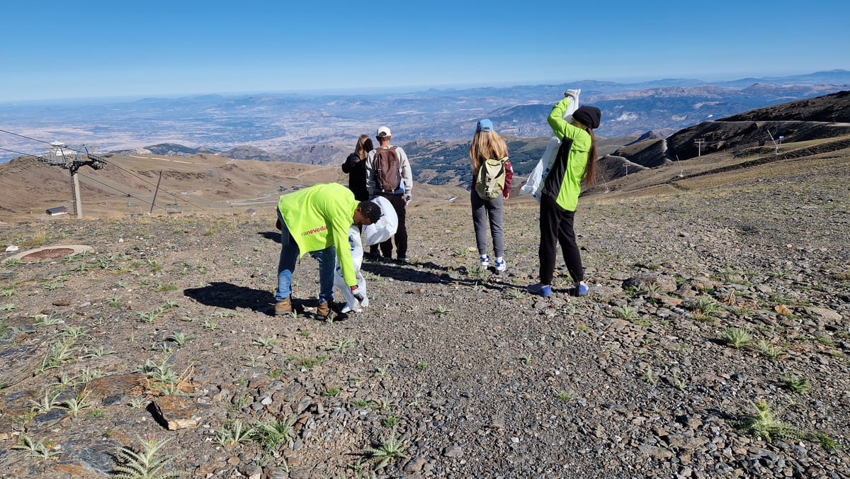 Sierra Nevada, jornada de limpieza
