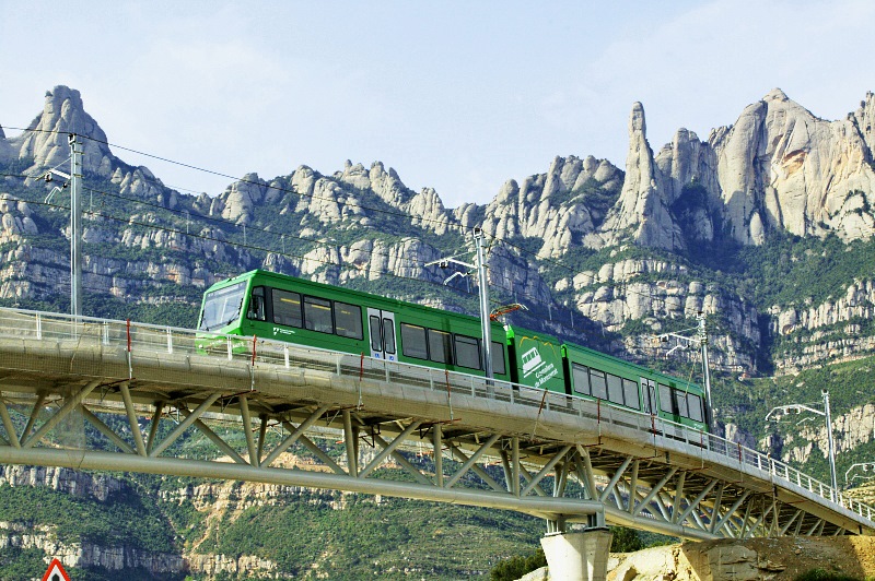 El Cremallera de Montserrat y el Funicular de Sant Joan ...