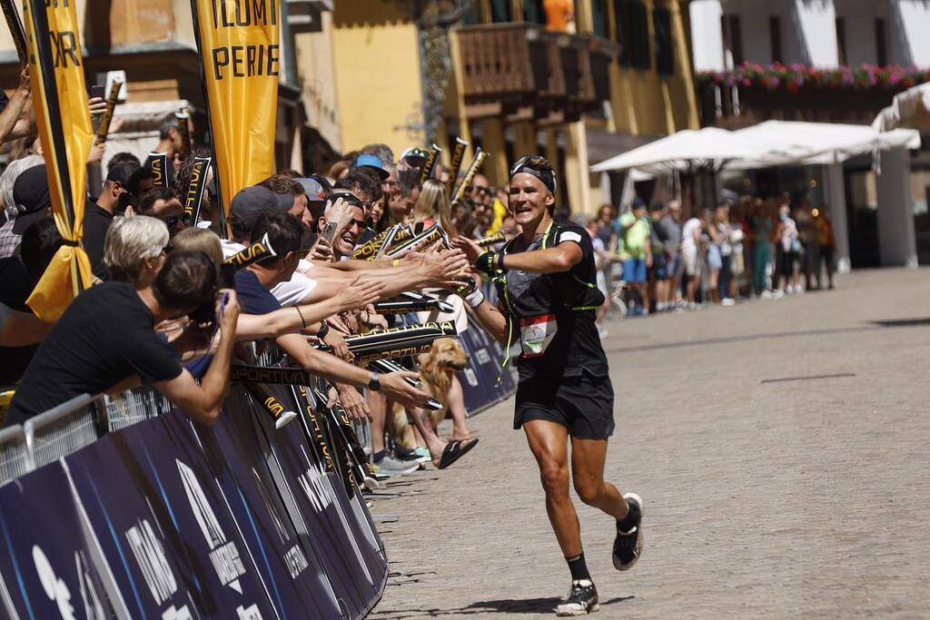 En la imagen: el ganador alemán Hannes Namberger. (Foto © Riccardo Selvatico - La Sportiva Lavaredo Ultra trail)