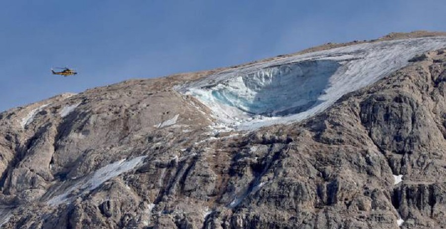 Segundo día de rescate sobre la Marmolada (Foto Ansa)